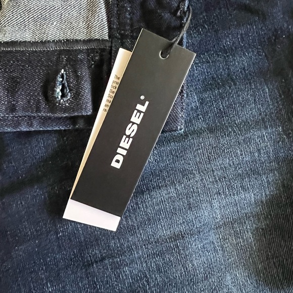 SOLD!!  🎉HOST PICK🎉 Diesel Jeans Size 34 x 32 - Picture 9 of 10